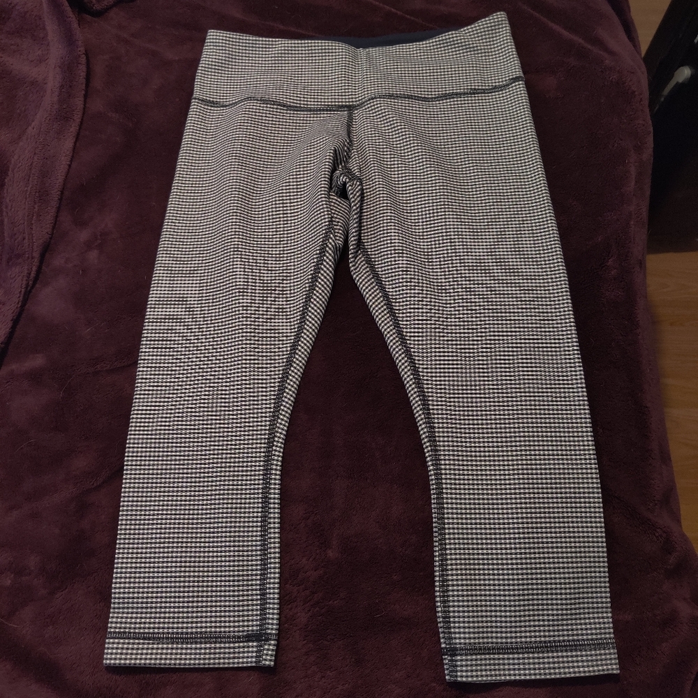 NWOT Lululemon Capri leggings